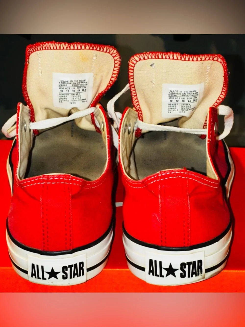 Converse Chuck Taylor All Stars Low Top Sneakers - Picture 7 of 9